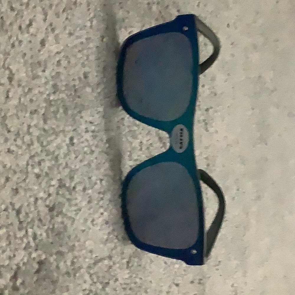 100% UV glasses for any size
